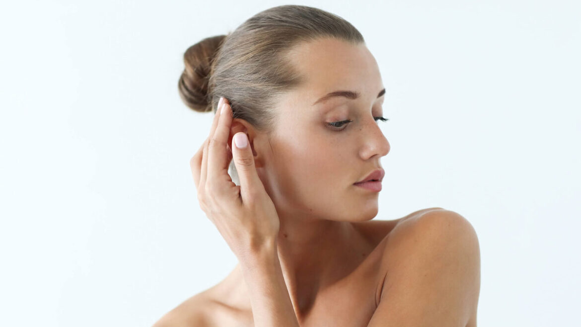 Urechi clăpăuge: un complex de care poți scăpa cu otoplastie
