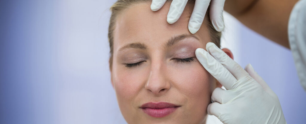 Ridicarea pleoapelor: laser, toxina botulinică sau operație chirurgicală?